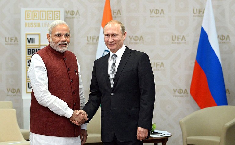 На недавней встрече в Уфе с премьер-министром Индии Нарендрой Моди президент России Владимир Путин пообещал заняться йогой