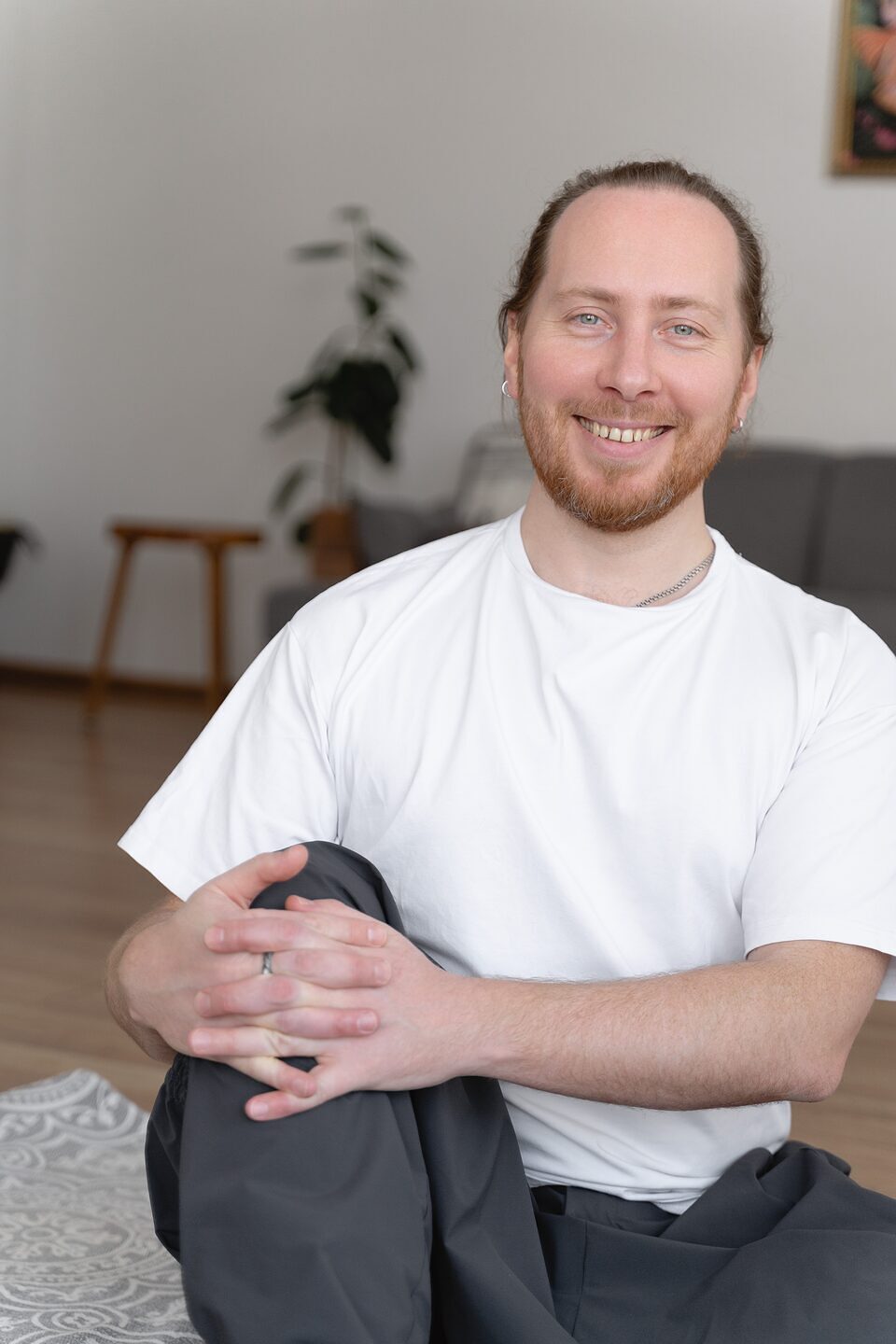 Юрий Йогаразума — преподаватель йоги, опыт более 15 лет практики